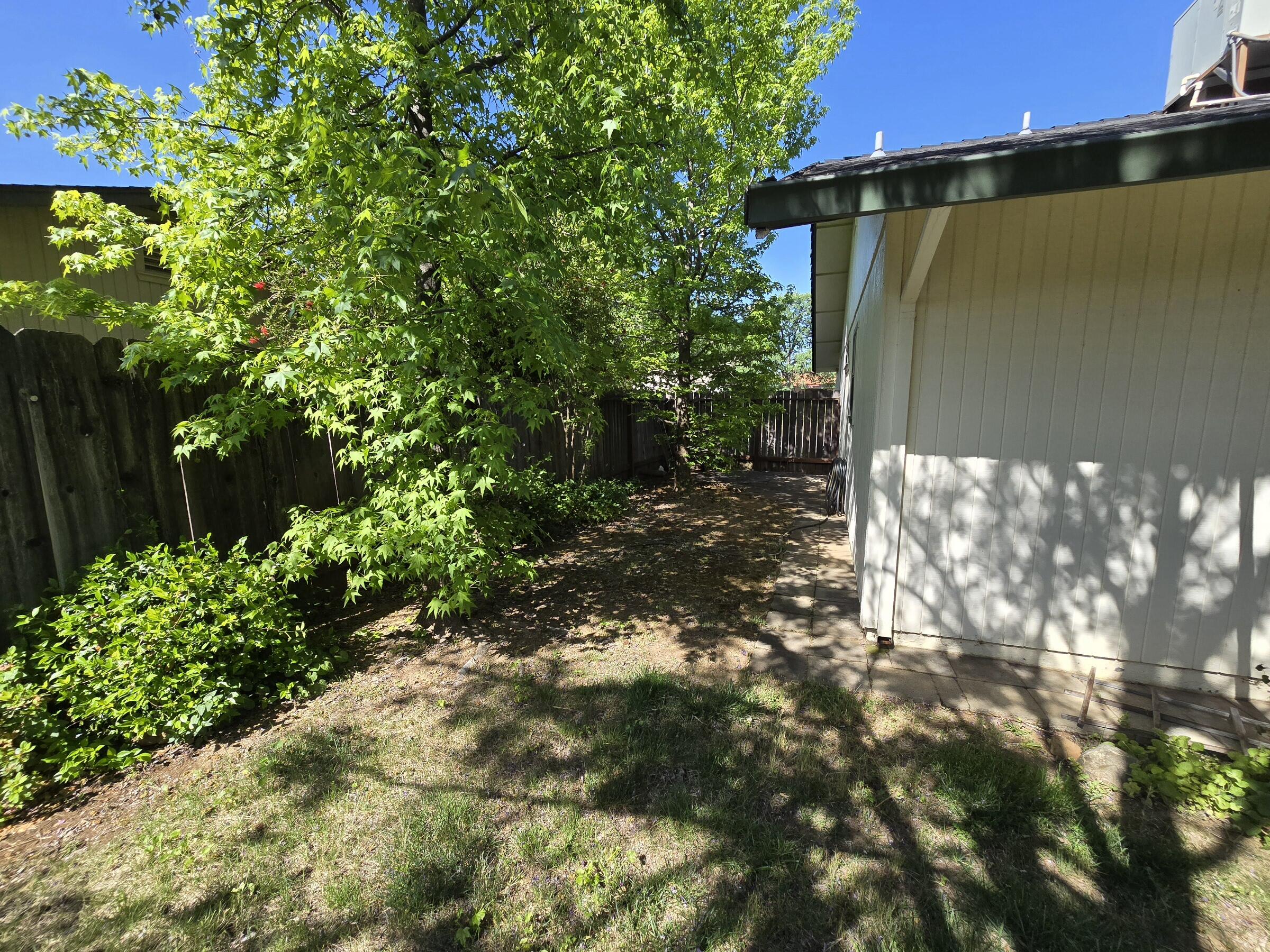 3671 Santa Rosa Way Redding, CA 96003 - Photo 32 of 36 20250422_102740