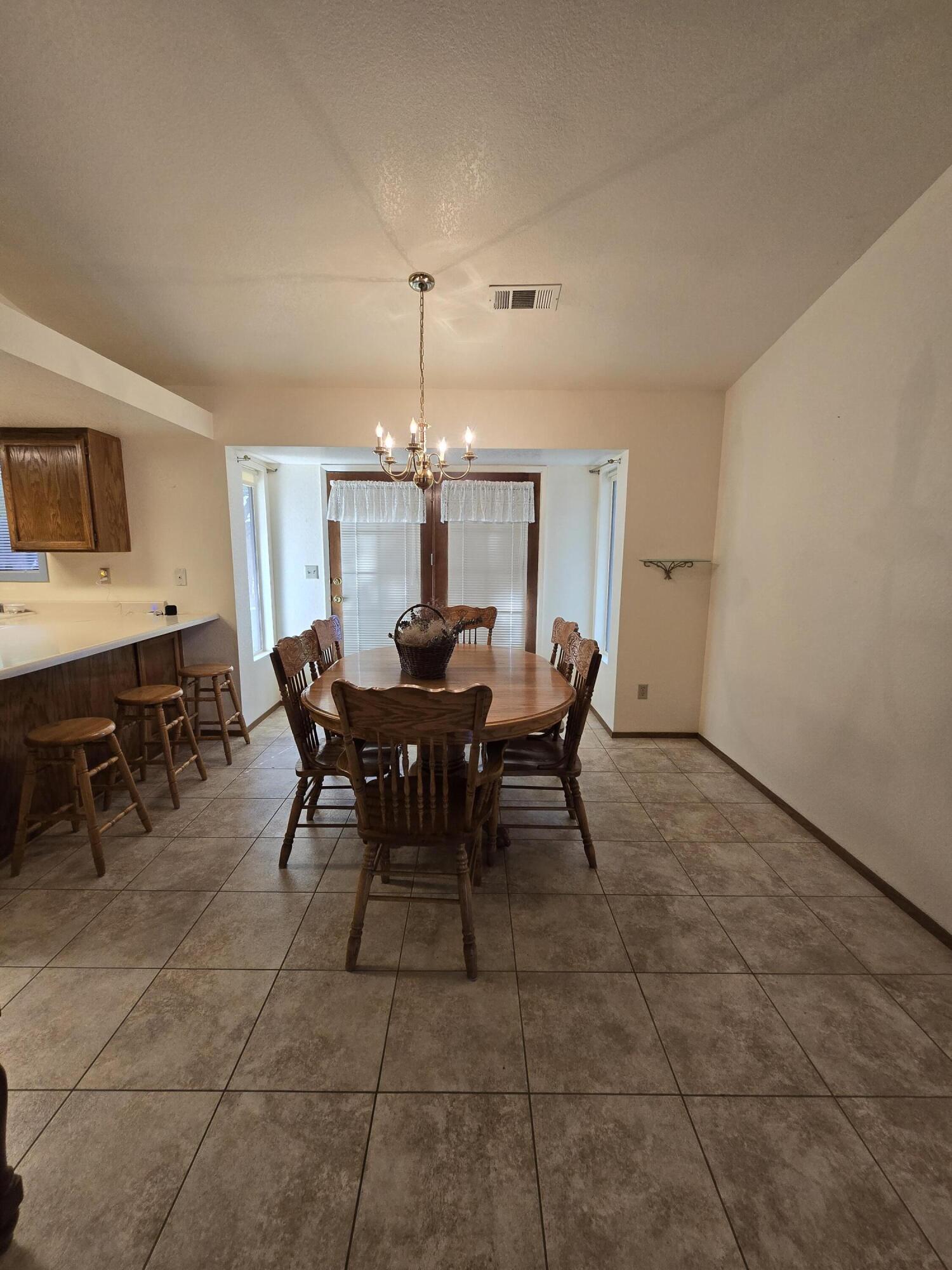 3671 Santa Rosa Way Redding, CA 96003 - Photo 4 of 36 1000018959