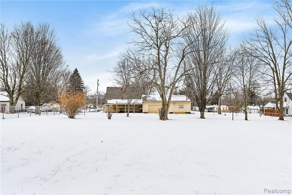 112 East River Road Flushing, MI 48433 - Photo 25 of 35