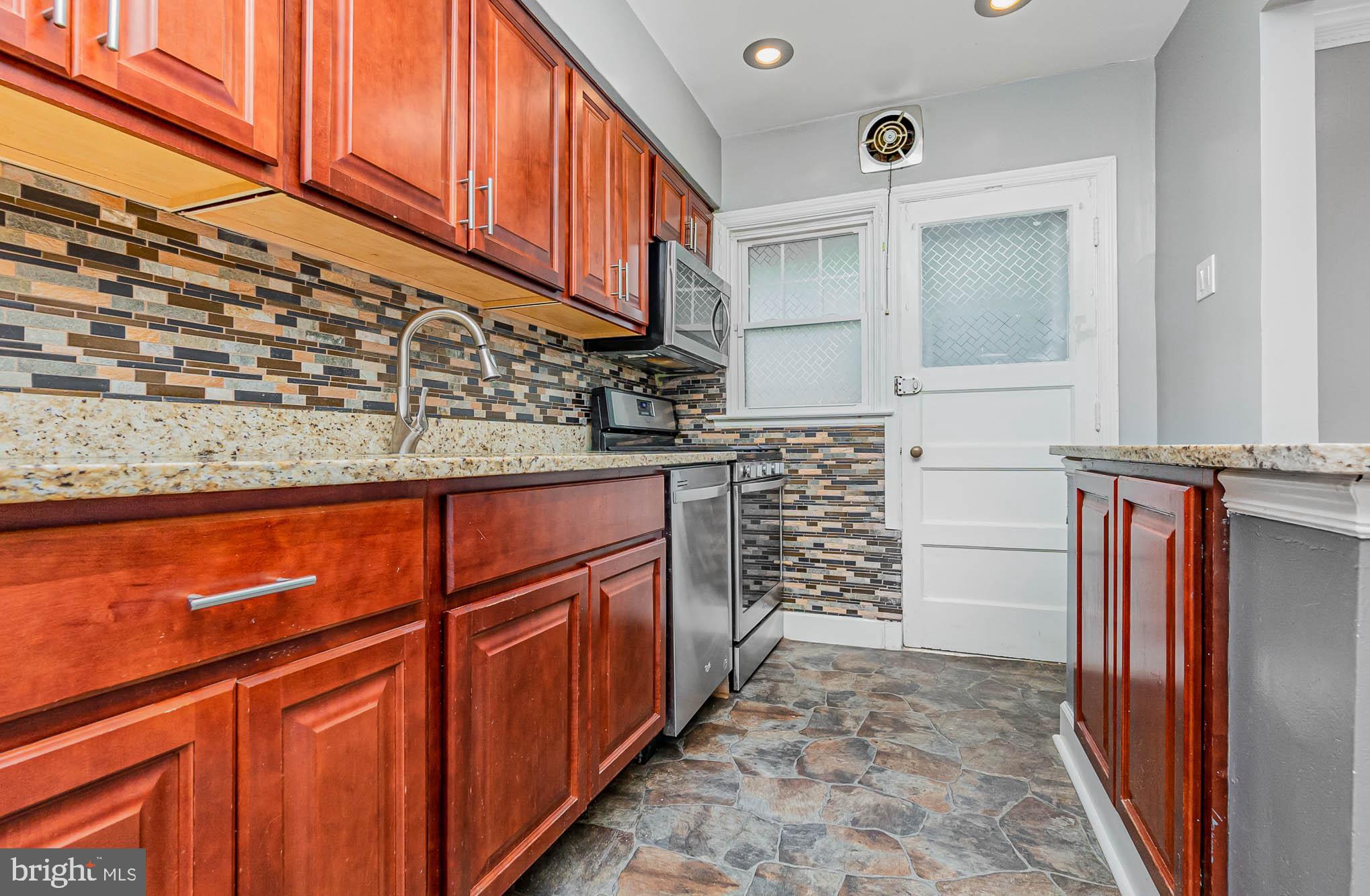 1560 Stonewood Road Baltimore, MD 21239 - Photo 13 of 37 Gallery Image 13