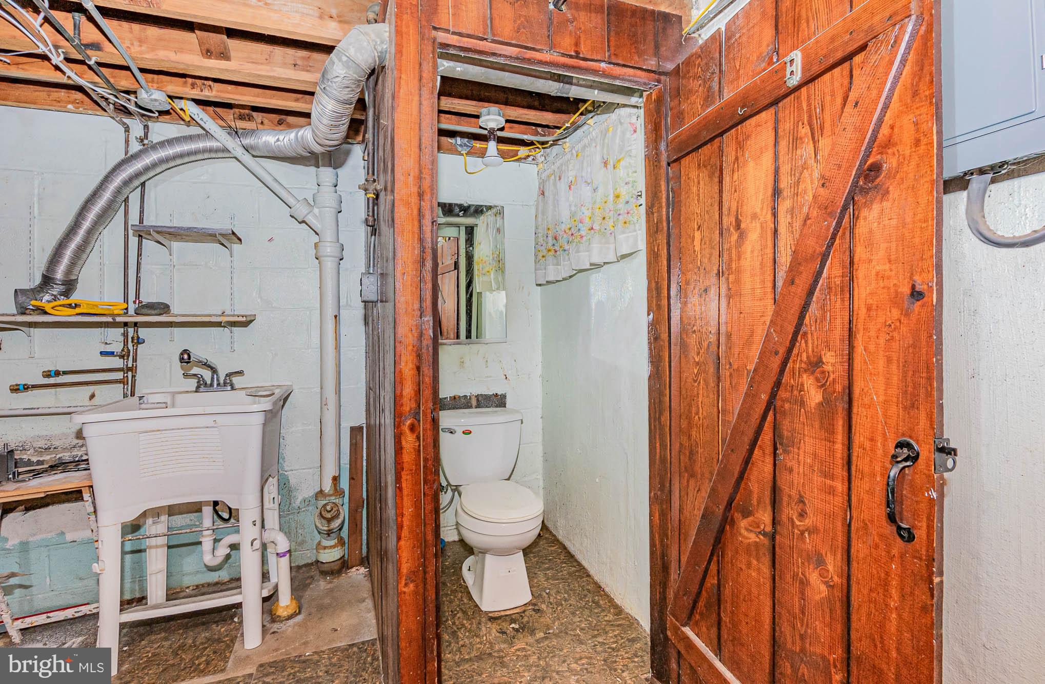 1560 Stonewood Road Baltimore, MD 21239 - Photo 30 of 37 Gallery Image 30