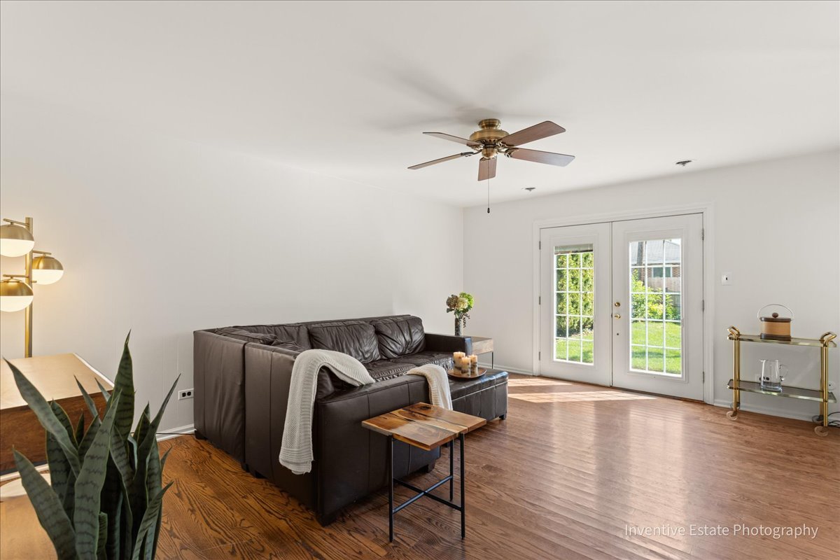 567 Byrd Road Riverside, IL 60546 - Photo 8 of 27