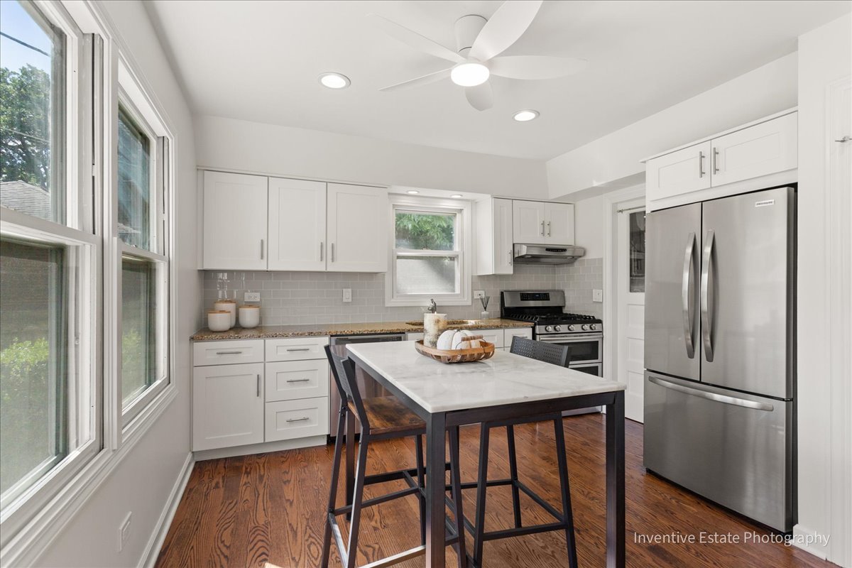 567 Byrd Road Riverside, IL 60546 - Photo 10 of 27