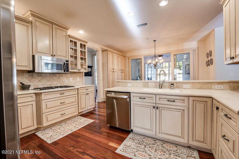 2710 Holly Point Road East Orange Park, FL 32073 - Photo 24 of 64 Kitchen