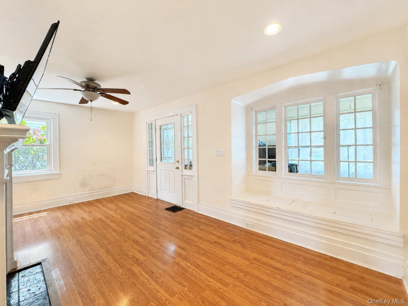 113 Rhodes Street New Rochelle, NY 10801 - Photo 6 of 32