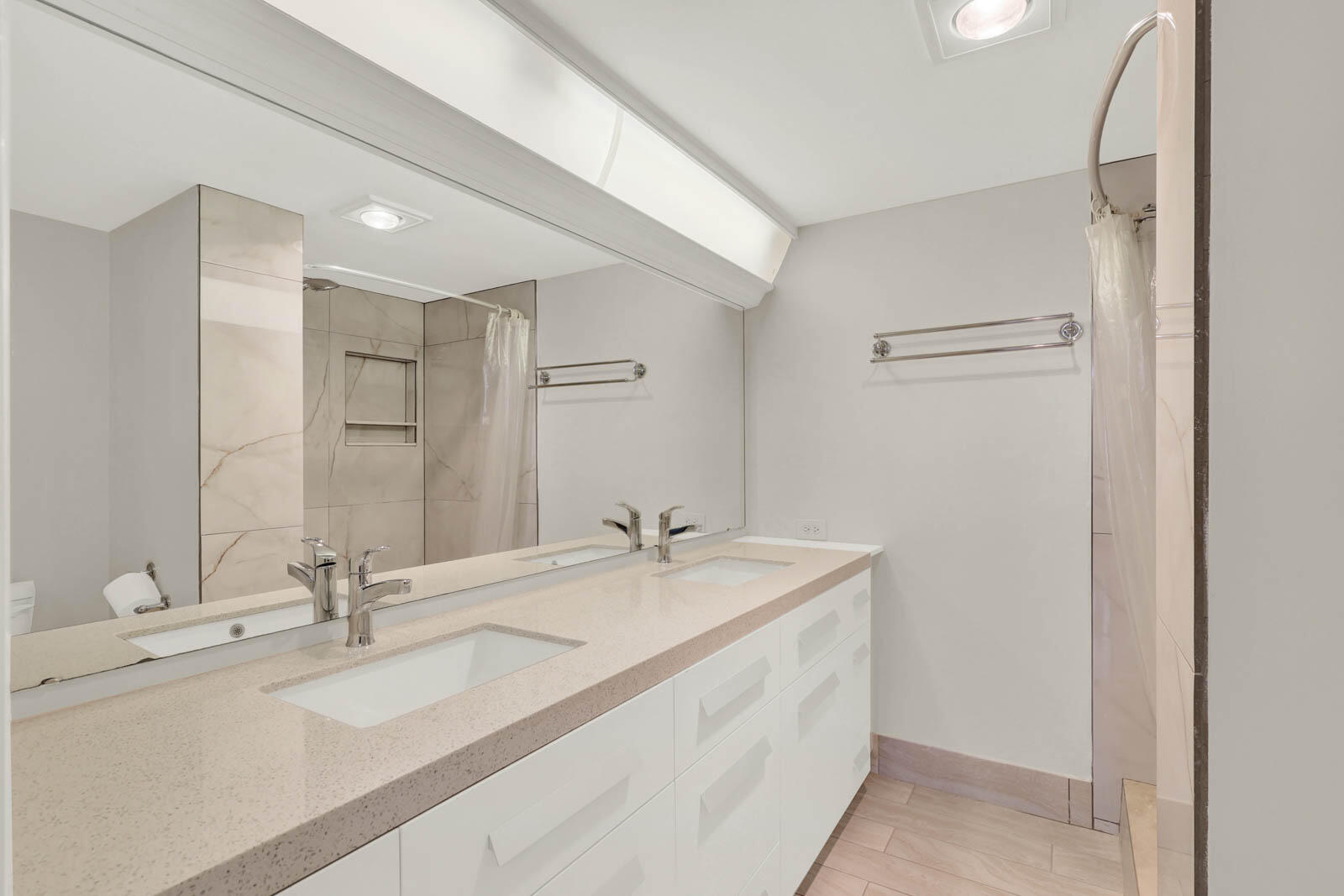 1950 Southwest Palm City Road, Unit 13301 Stuart, FL 34994 - Photo 27 of 51 13-301_Circle_Bay-27