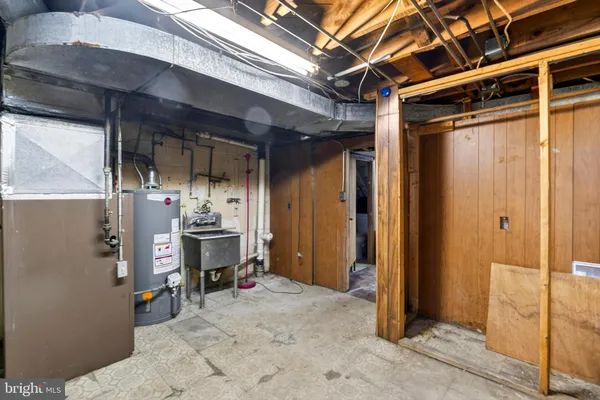 a view of a storage & utility room