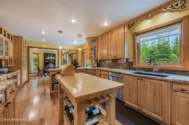 $750,000 | 521 Shady Pines Loop, Priest Lake, ID 83856