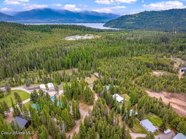 $750,000 | 521 Shady Pines Loop, Priest Lake, ID 83856