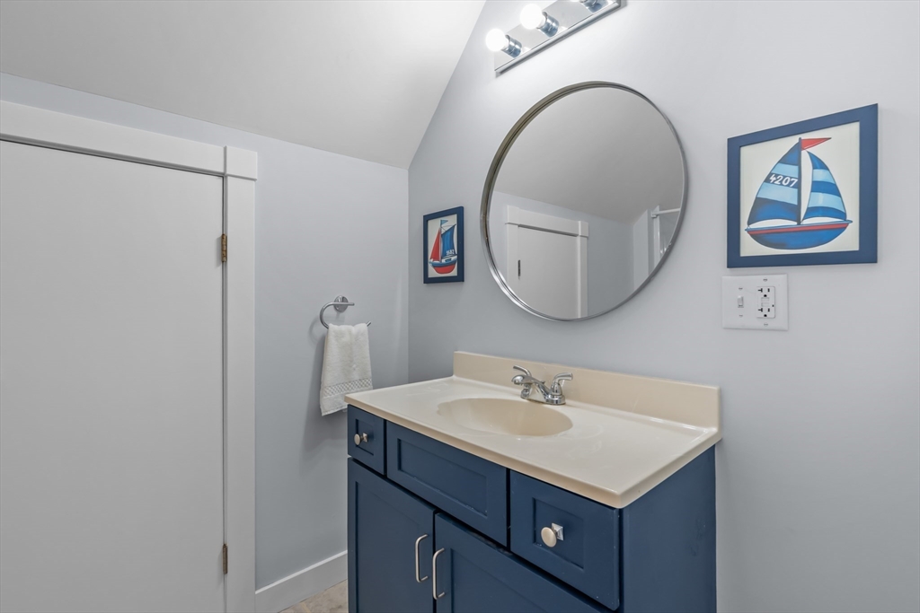 517 Pearse Road Swansea, MA 02777 - Photo 21 of 42 Gallery Image 21