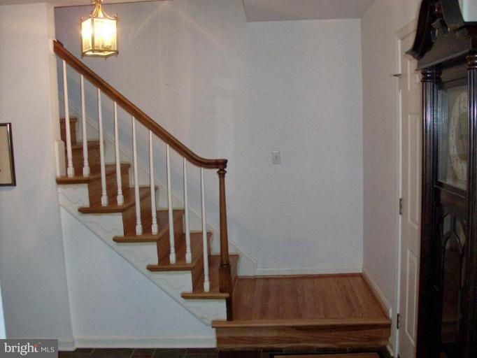 1632 Comanche Road Arnold, MD 21012 - Photo 12 of 21 Staircase