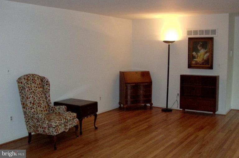 1632 Comanche Road Arnold, MD 21012 - Photo 3 of 21 Living Room #2
