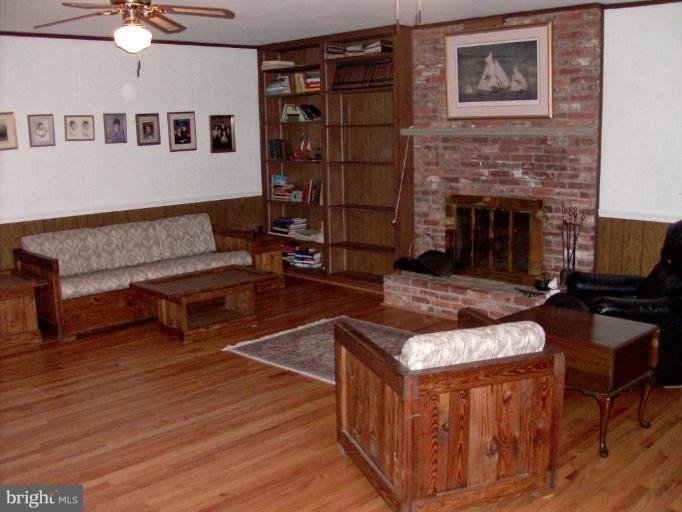 1632 Comanche Road Arnold, MD 21012 - Photo 7 of 21 Family Room #2