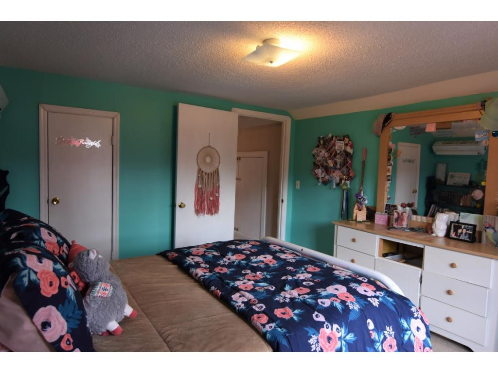257 Muddy Branch Road Elizabethton, TN 37643 - Photo 22 of 36 Third Bedroom View 2