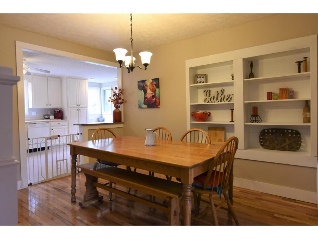 257 Muddy Branch Road Elizabethton, TN 37643 - Photo 8 of 36 Dining Room View 1