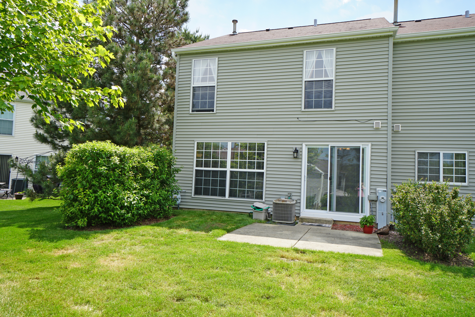 23 North Oltendorf Road Streamwood, IL 60107 - Photo 29 of 35 a view of house with backyard and garden