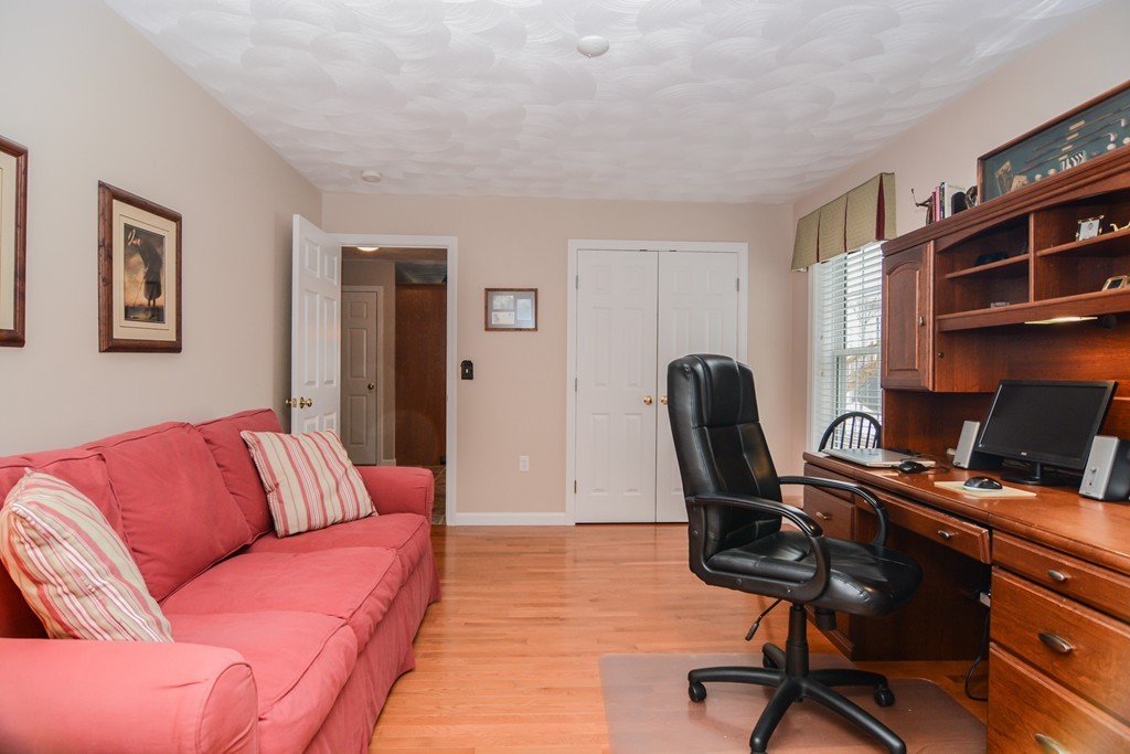 29 Hadleigh Road, Unit 29 Windham, NH 03087 - Photo 13 of 30