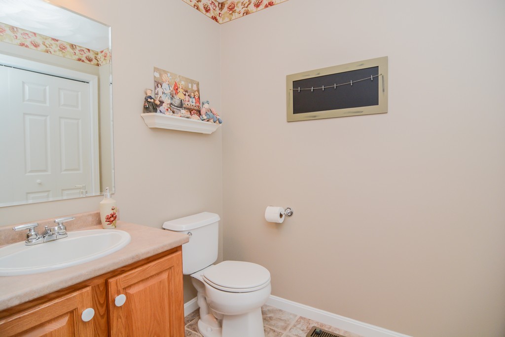 29 Hadleigh Road, Unit 29 Windham, NH 03087 - Photo 15 of 30
