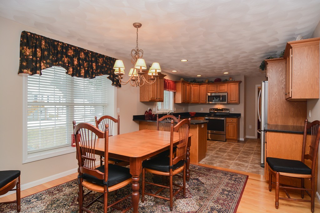 29 Hadleigh Road, Unit 29 Windham, NH 03087 - Photo 5 of 30