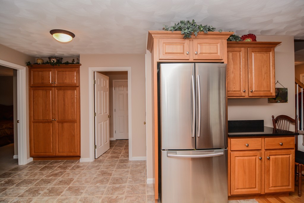 29 Hadleigh Road, Unit 29 Windham, NH 03087 - Photo 8 of 30