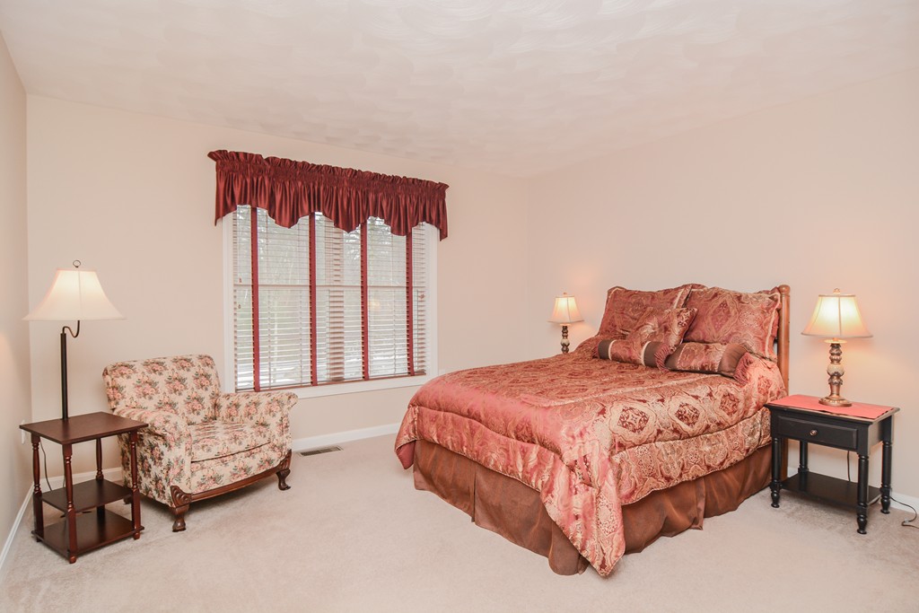 29 Hadleigh Road, Unit 29 Windham, NH 03087 - Photo 9 of 30