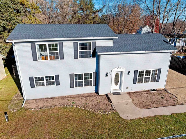 $300,000 | 508 Waupaca Street, Fremont, WI 54940