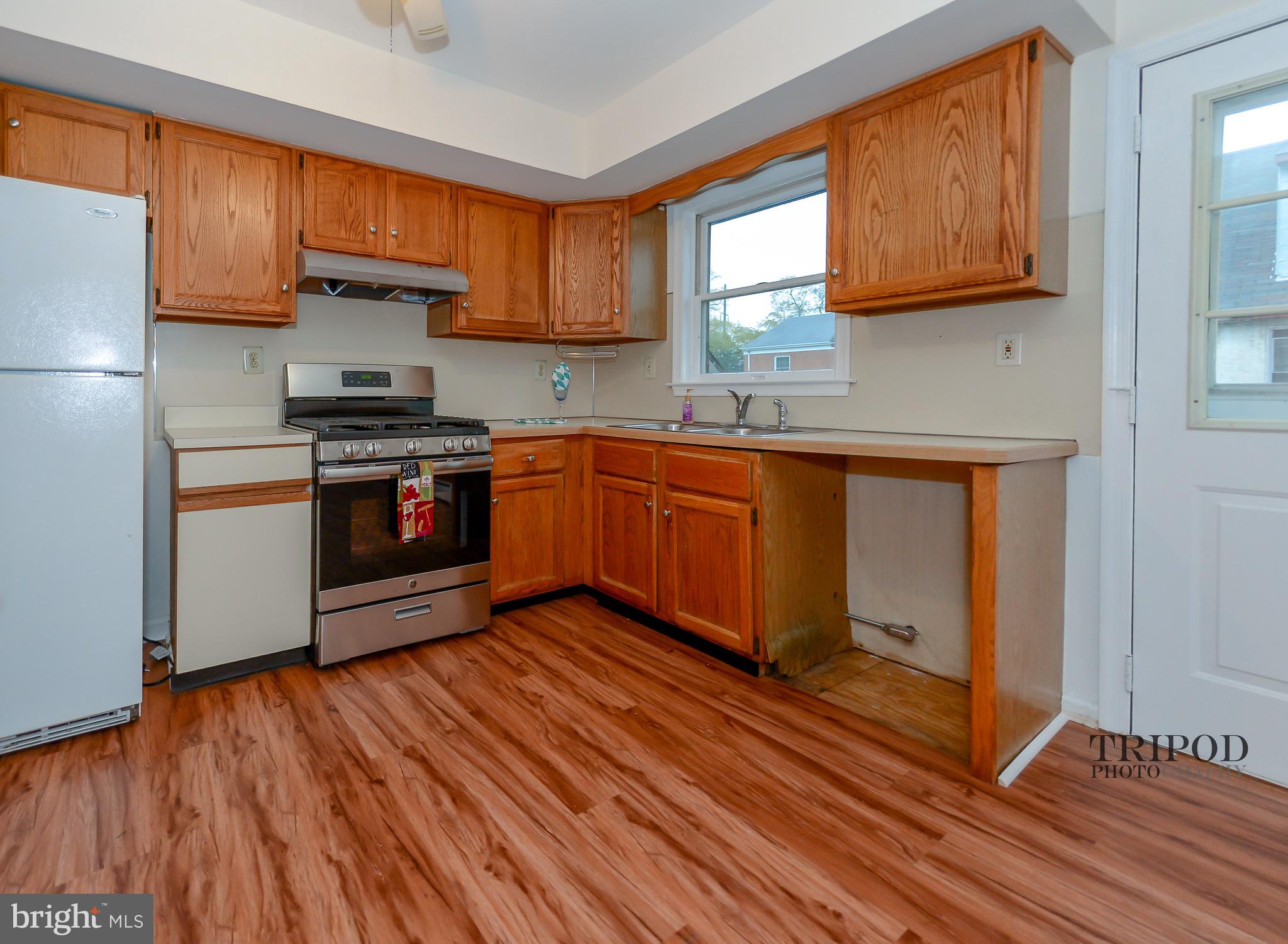 1113 Edgely Road Bristol, PA 19007 - Photo 8 of 37 Gallery Image 8