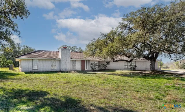 $439,000 | 609 Rudeloff Road, Seguin, TX 78155