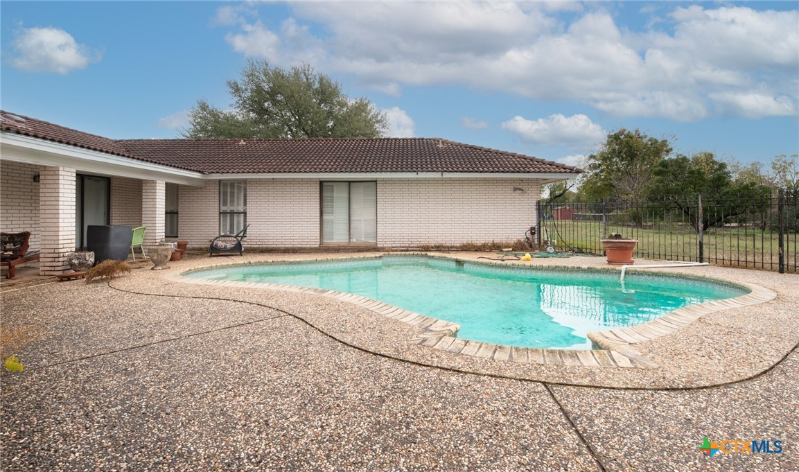 609 Rudeloff Road Seguin, TX 78155 - Photo 10 of 45