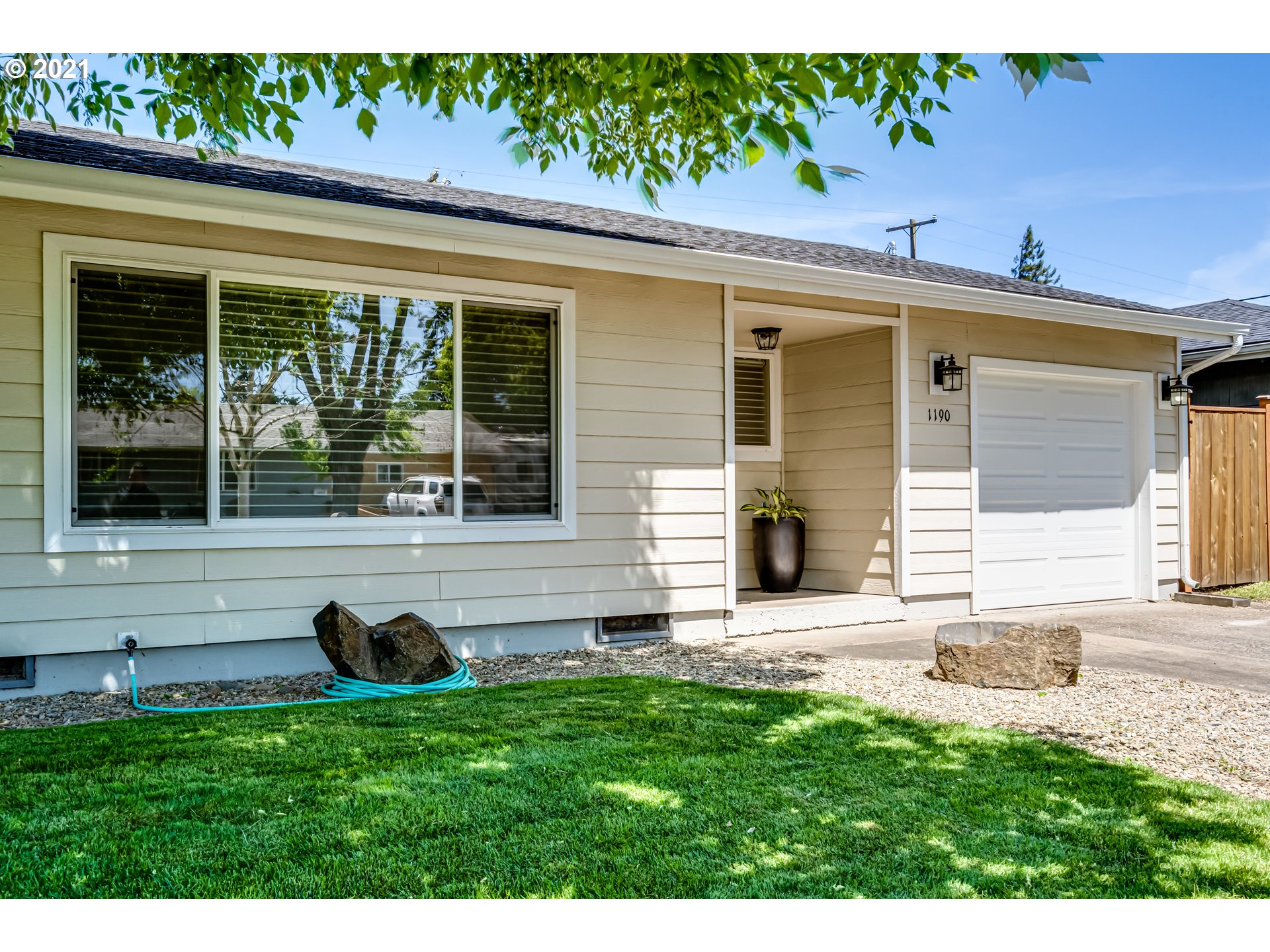 1190 Quinalt Street Springfield, OR 97477 - Photo 4 of 29