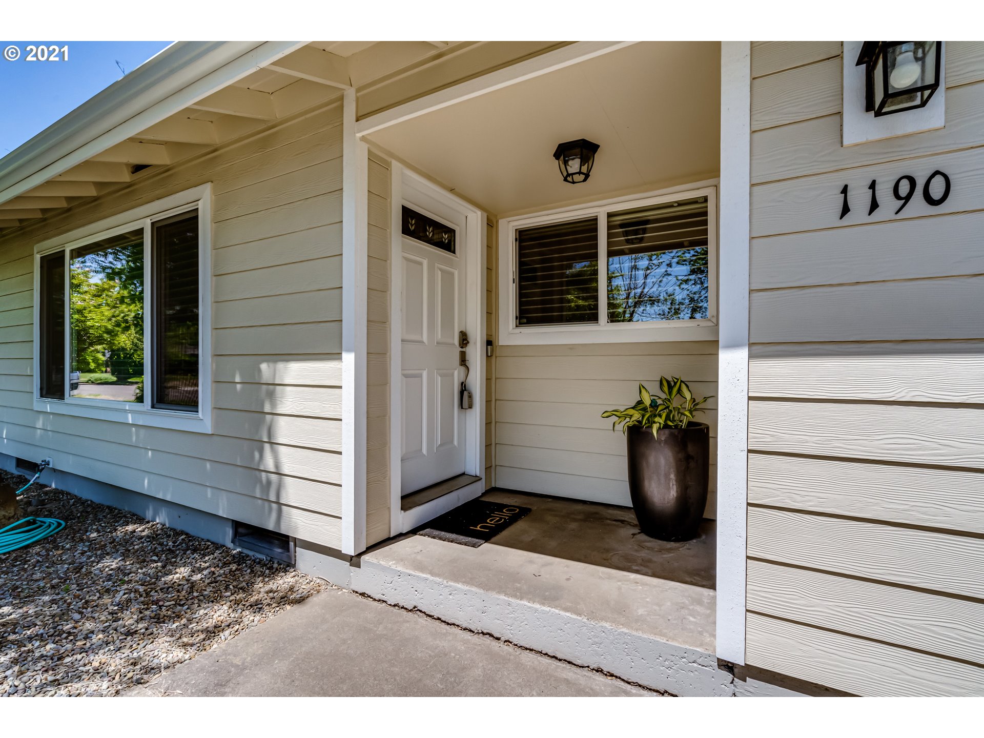 1190 Quinalt Street Springfield, OR 97477 - Photo 5 of 29