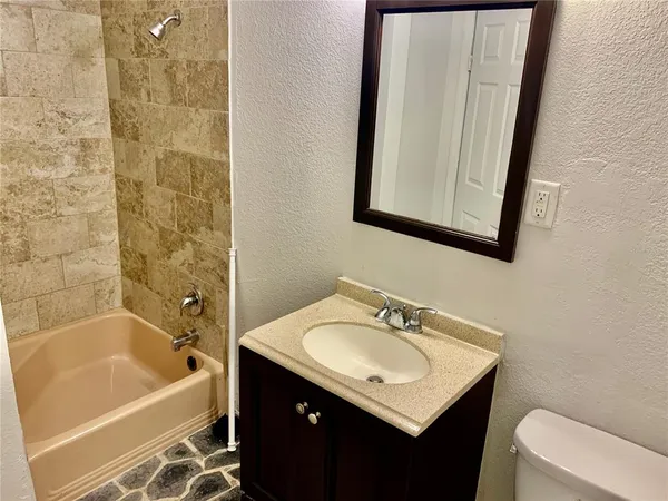 $1,550 | 2038 19th Avenue West, Bradenton, FL 34205