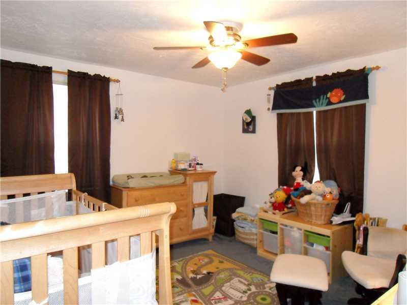 5227 Verona Road Verona, PA 15147 - Photo 13 of 24 Bedroom. First floor bedroom measures 11x11. There is a full bathroom just around the corner.
