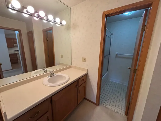 $174,900 | 7614 York Avenue South, Unit 3117, Edina, MN 55435