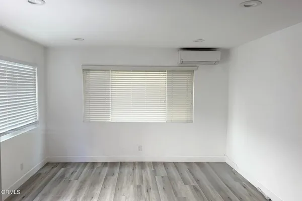 $3,950 | 214 42nd Street, Manhattan Beach, CA 90266