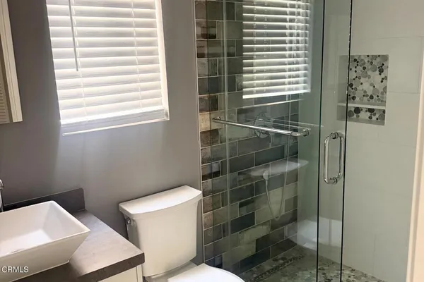 $3,950 | 214 42nd Street, Manhattan Beach, CA 90266