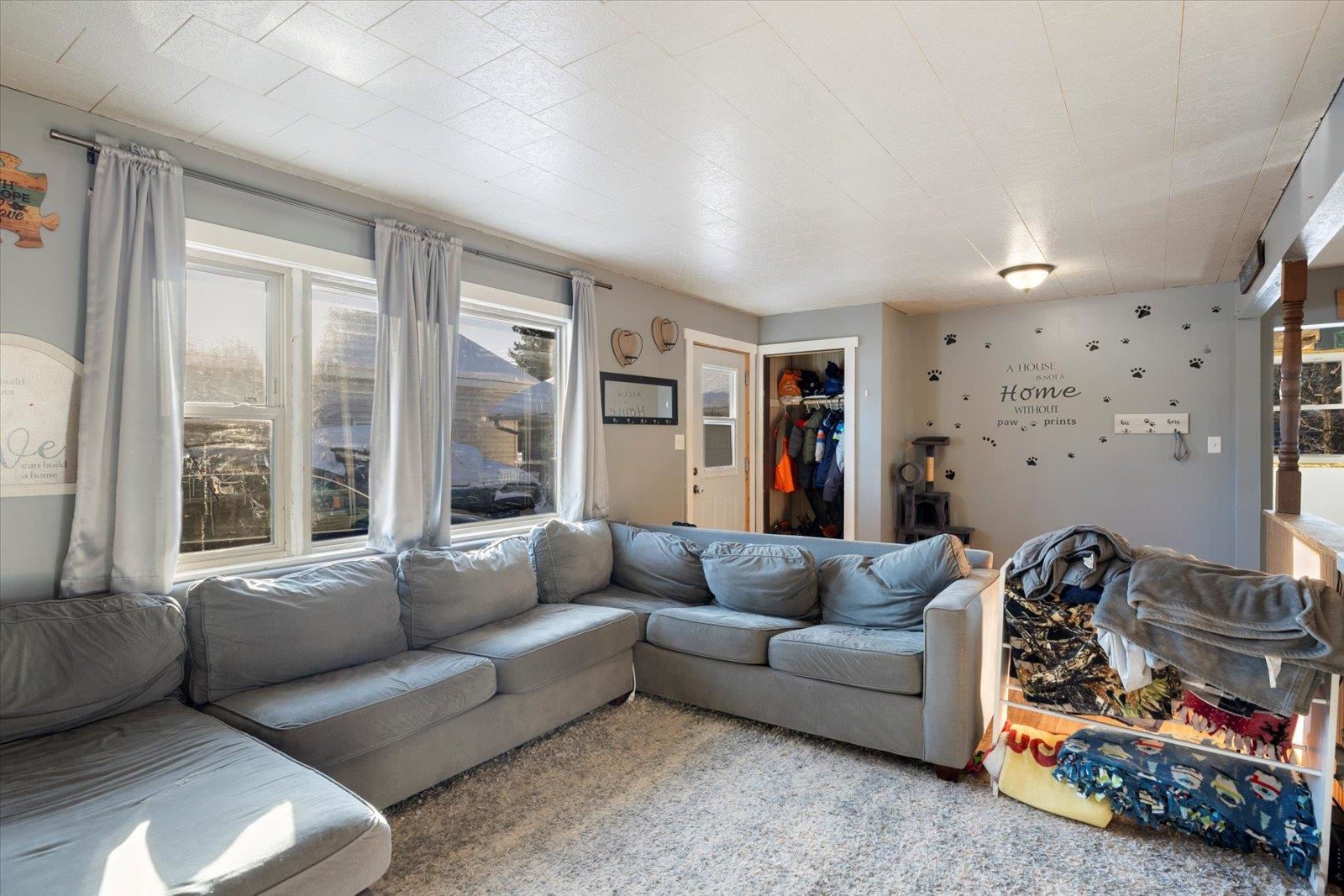 24 Fern Court Babbitt, MN 55706 - Photo 20 of 41 View of living area