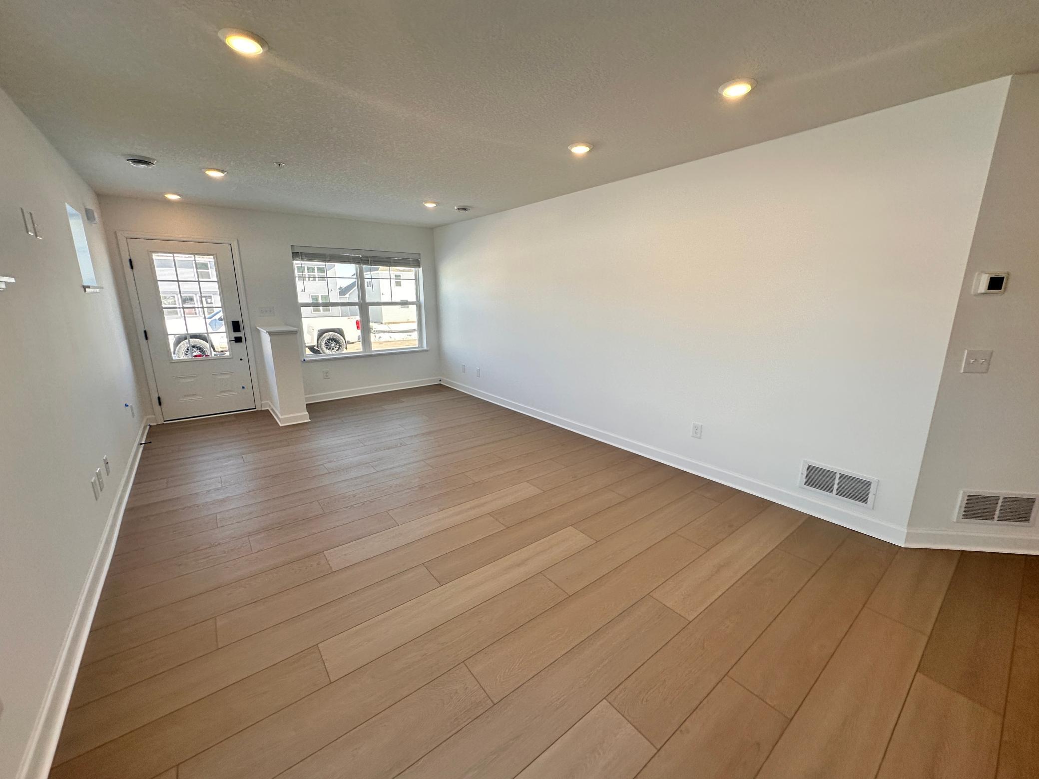 5279 Long Pointe Pass St. Paul, MN 55129 - Photo 4 of 14