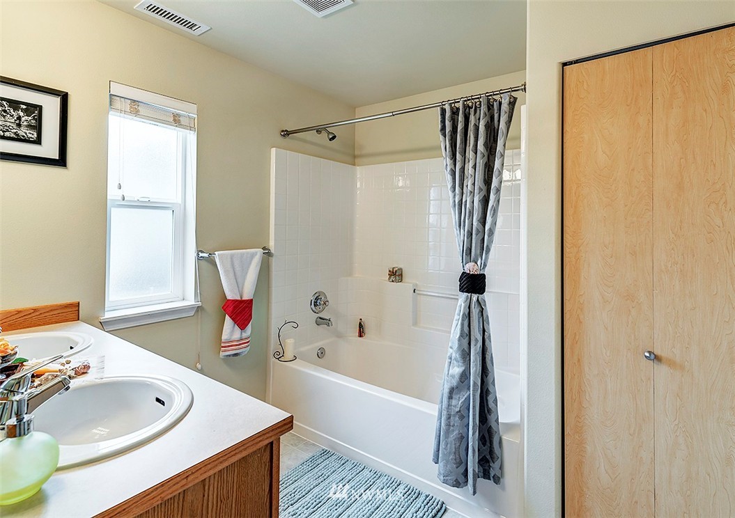 9032 228th Way Northeast Redmond, WA 98053 - Photo 11 of 17