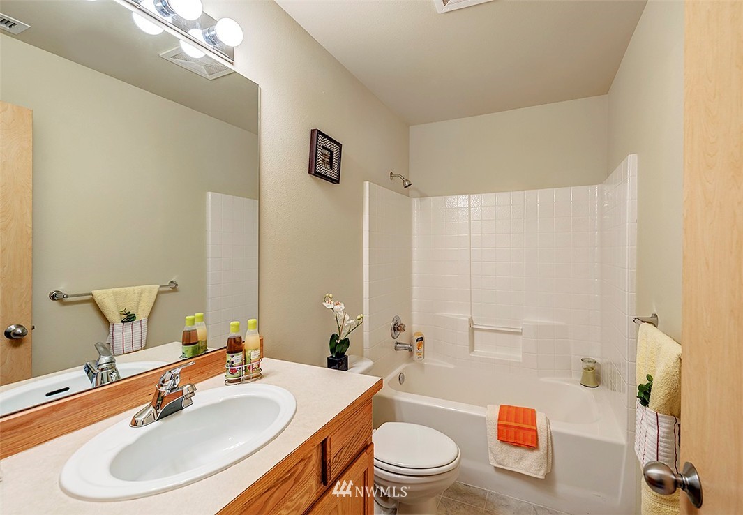 9032 228th Way Northeast Redmond, WA 98053 - Photo 14 of 17