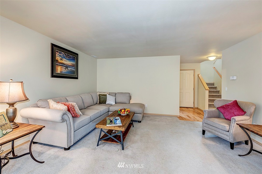 9032 228th Way Northeast Redmond, WA 98053 - Photo 4 of 17