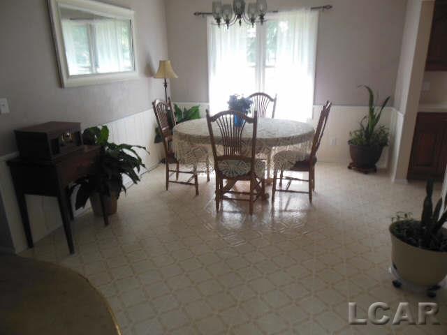 1165 Auborne Road Adrian, MI 49221 - Photo 10 of 15 50023512-9.JPG