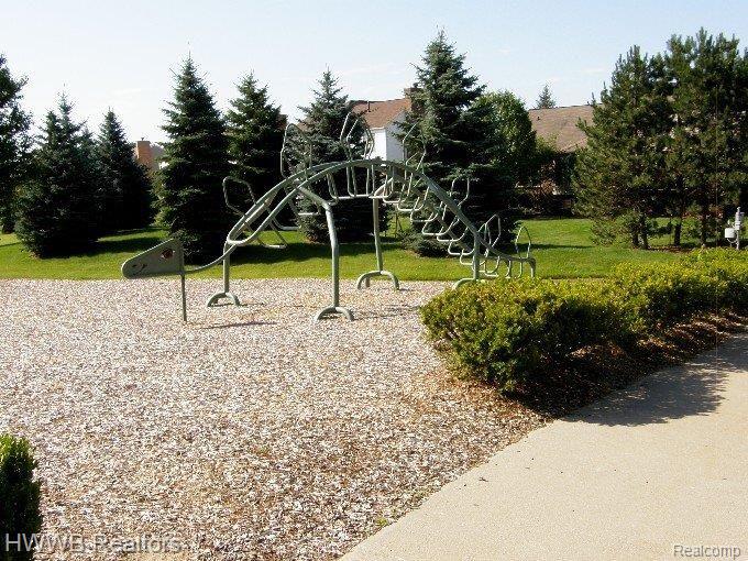 809 Garnet Court Rochester, MI 48306 - Photo 18 of 24 PLAY EQUIPMENT P1010034 (2).JPG