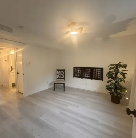 a view of livingroom with furniture