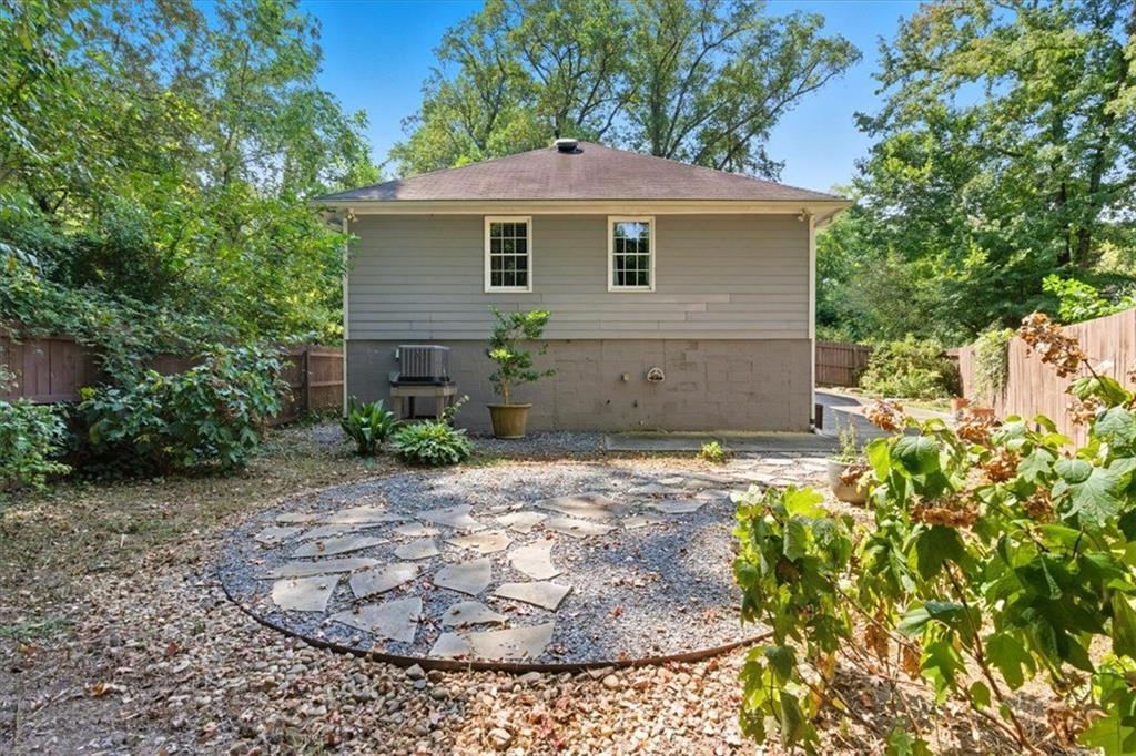 2238 Ridgedale Road Northeast Atlanta, GA 30317 - Photo 24 of 59