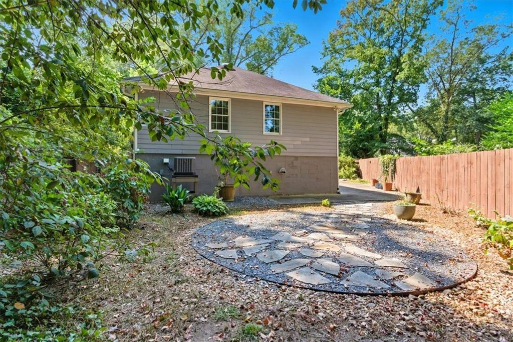 2238 Ridgedale Road Northeast Atlanta, GA 30317 - Photo 25 of 59