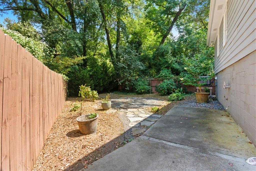 2238 Ridgedale Road Northeast Atlanta, GA 30317 - Photo 26 of 59