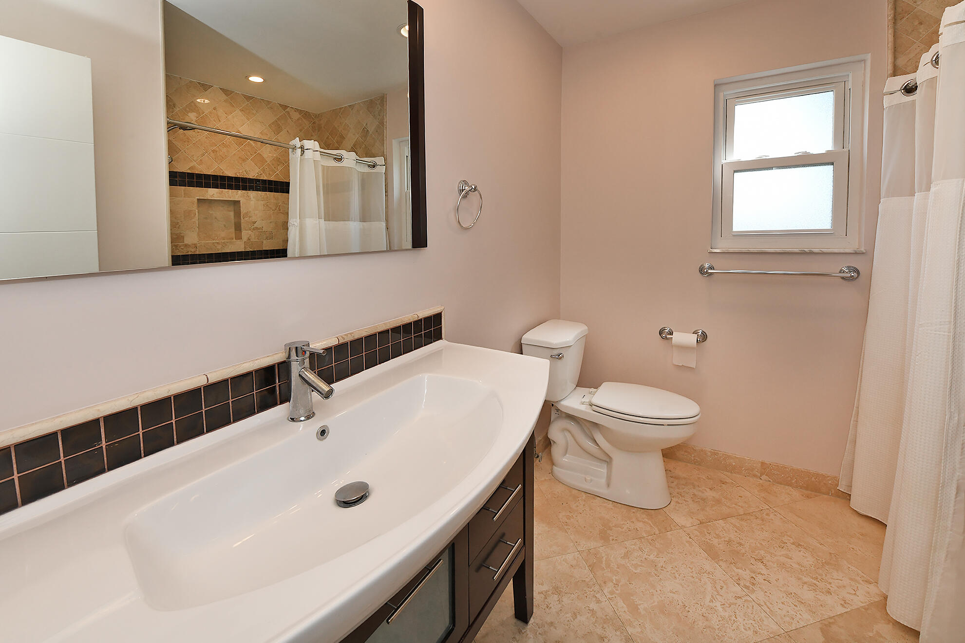 17763 Holly Brook Way Boca Raton, FL 33487 - Photo 33 of 54 Guest bath
