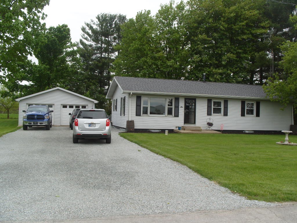 13417 1st Road Lakeville, IN 46536 - Photo 1 of 17