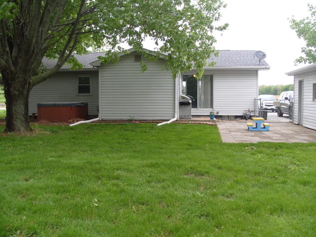 13417 1st Road Lakeville, IN 46536 - Photo 14 of 17